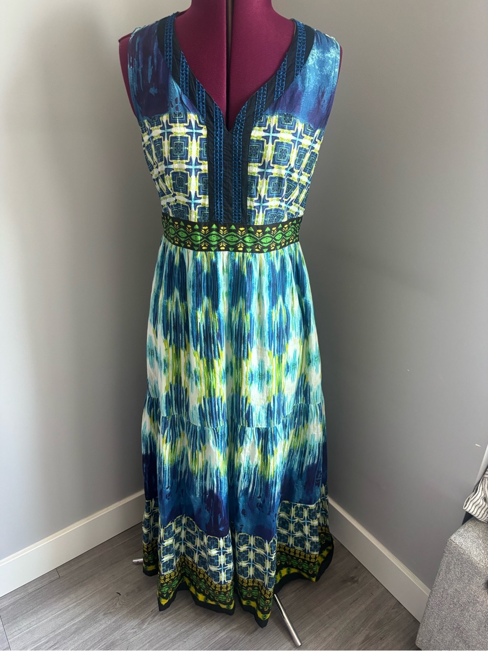 V-Neck Blue & Green Patterned Maxi Dress